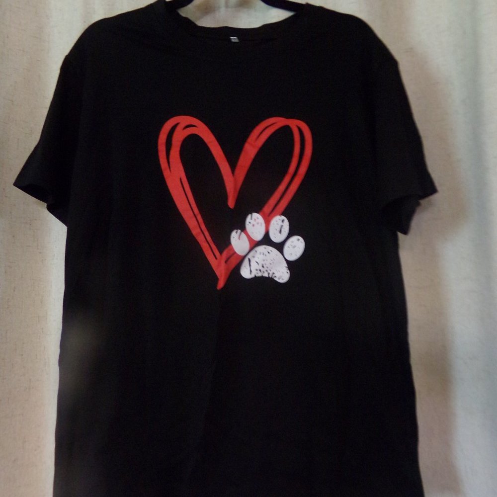 Heart and paw t-shirt